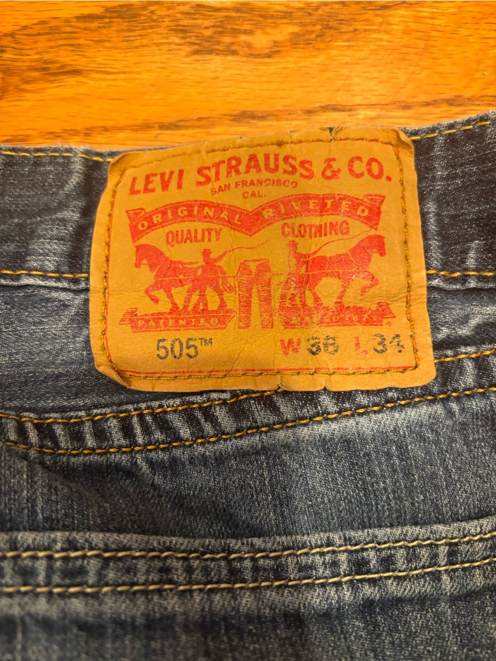 Levi’s 505 Men’s Jeans 36x34 Medium Wash Straight Leg Classic Denim - Picture 5 of 11